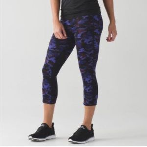 LuLulemon camo yoga pants